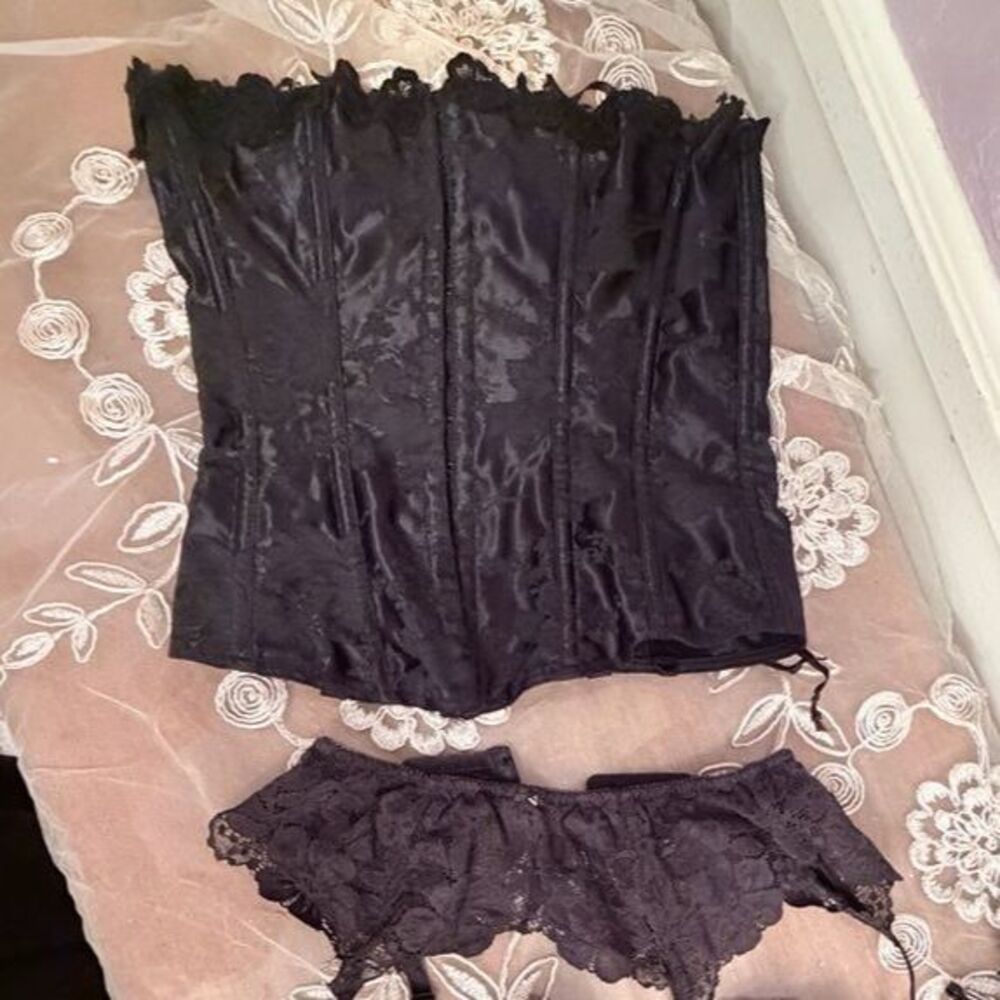 Vintage Victoria's Secret Stunning Black Satin Corset w Garter belt